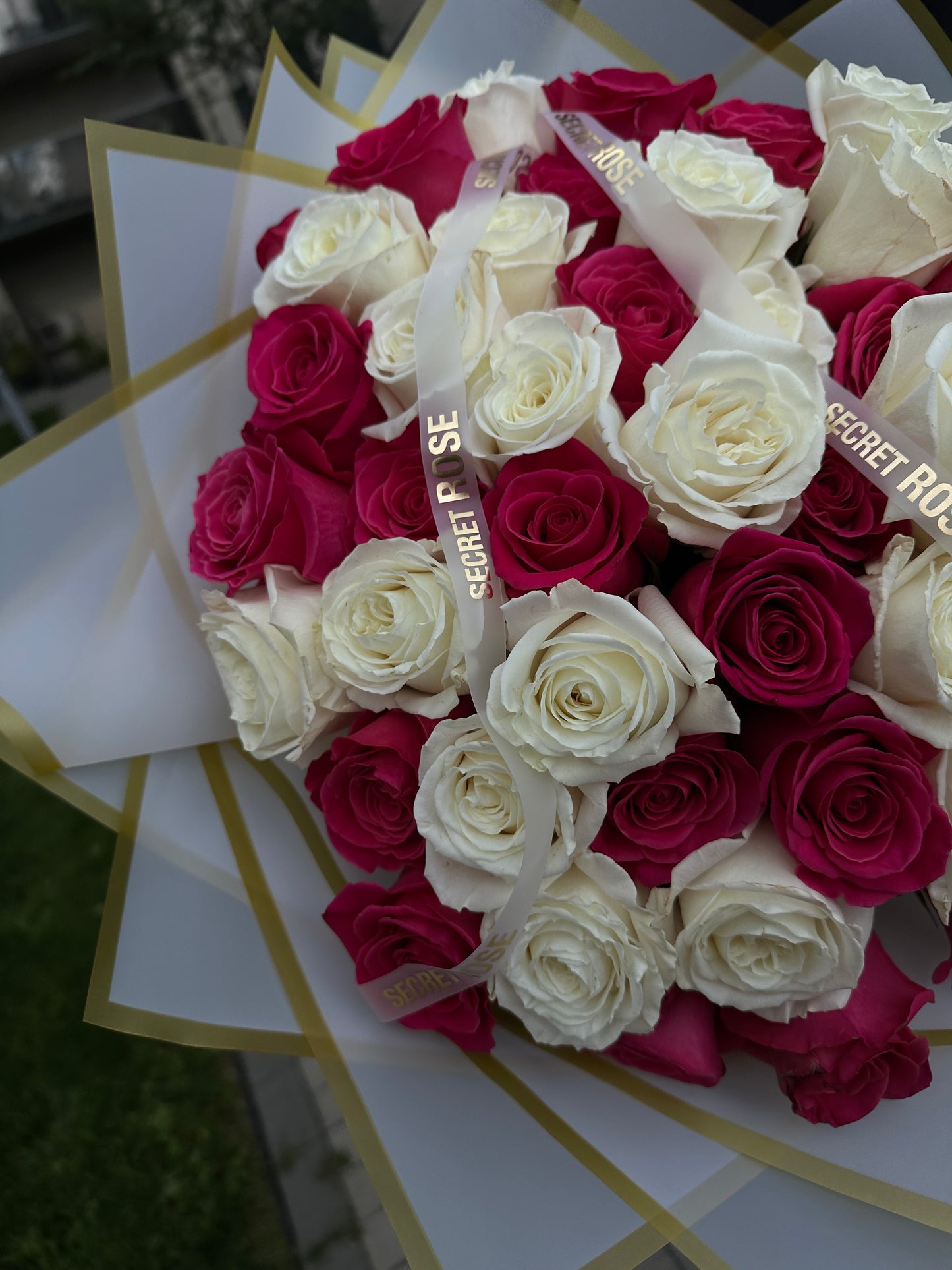 Mixed Pink & White Roses Bouquet